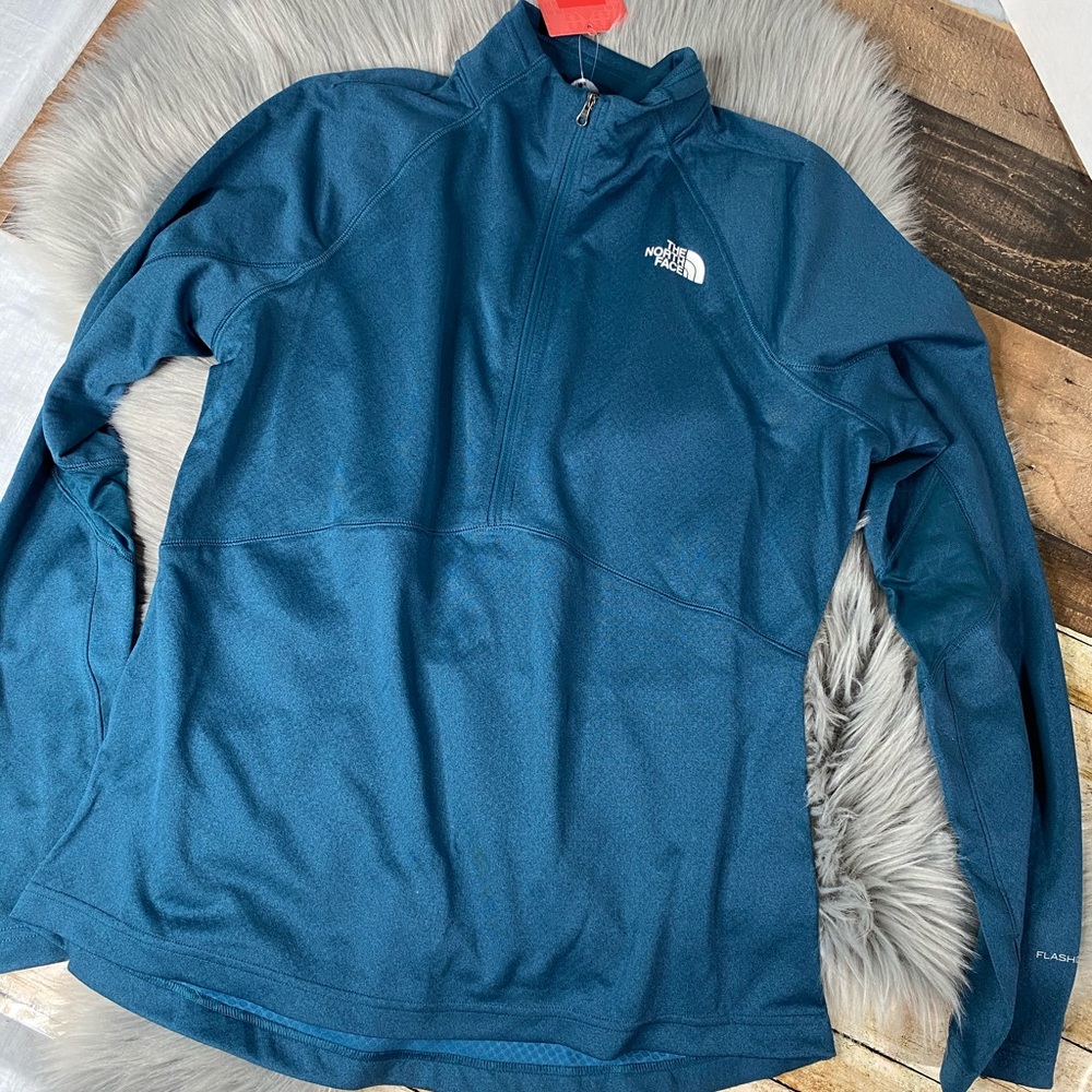 NWT North face pullover size large